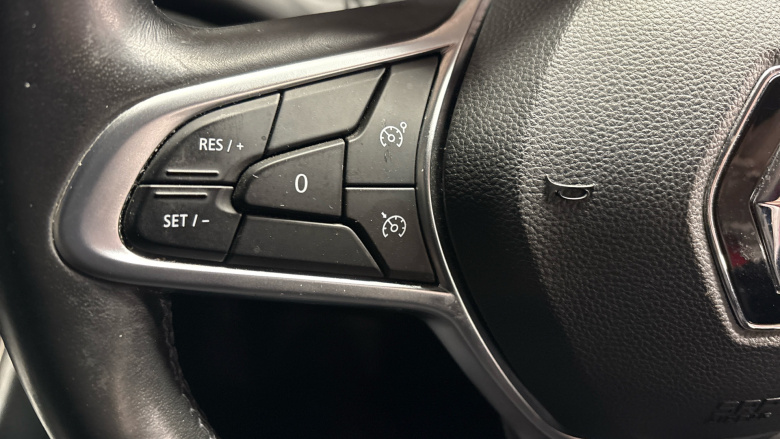 Renault Clio 1.0 TCe 100 Iconic 5dr Petrol Hatchback